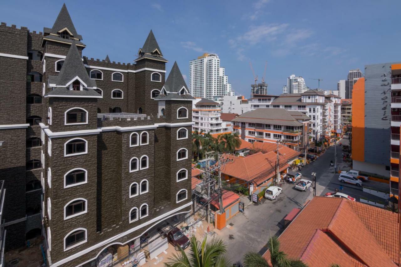 Castle Suites Pattaya Exterior foto